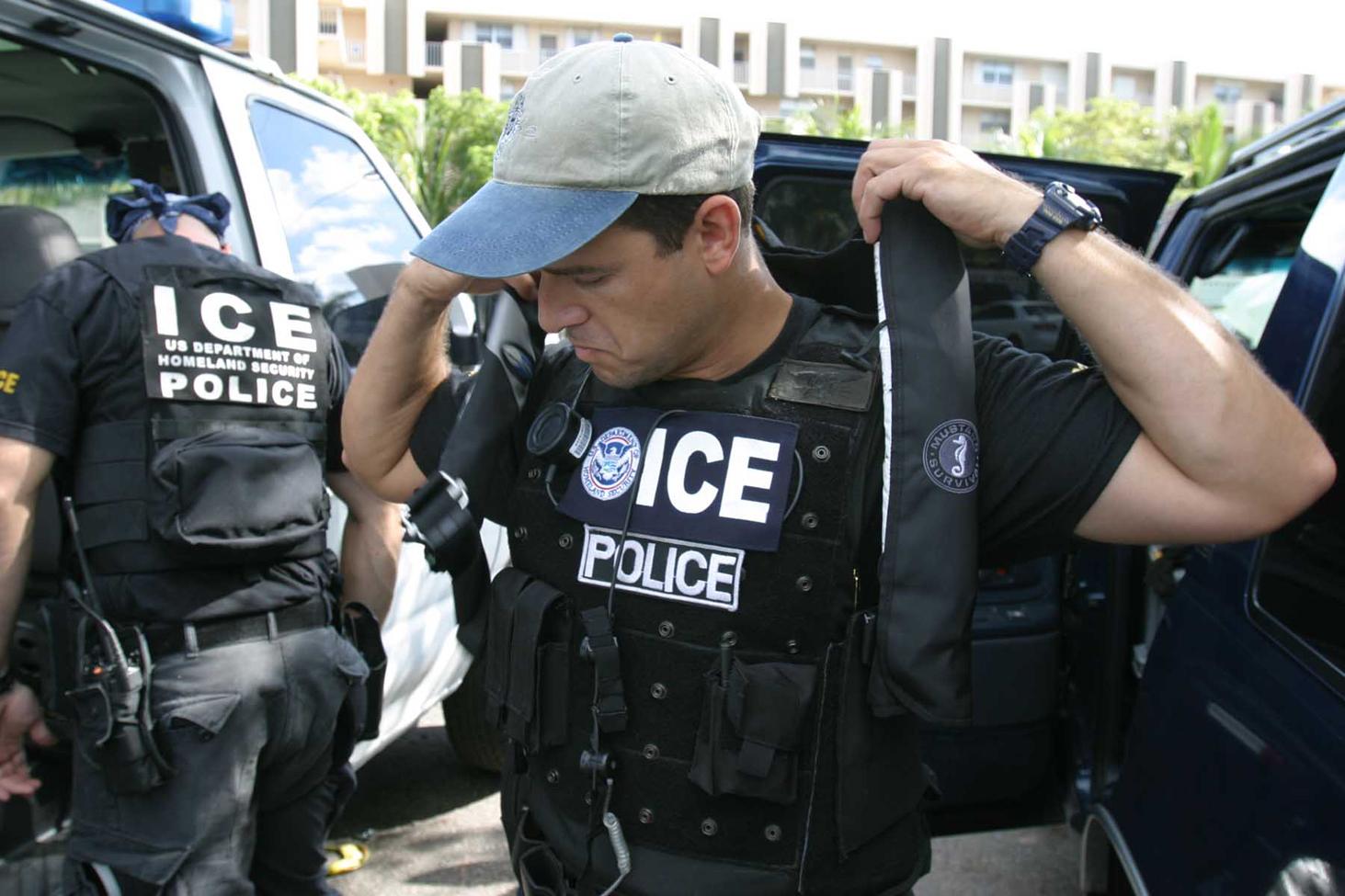 Ice Immigration Officer Salary at Bonnie Wolter blog